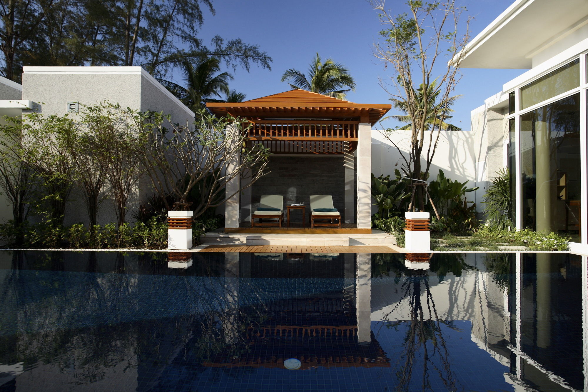 Andaman House Hotel Mai Khao Exterior photo