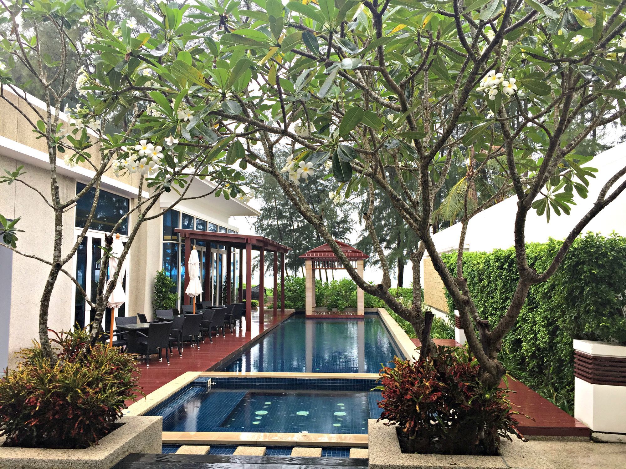 Andaman House Hotel Mai Khao Exterior photo